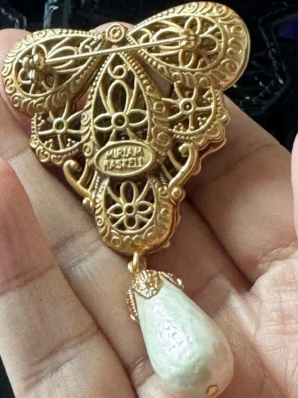 Signed Vintage Miriam Haskell Baroque Pearl & Filigree Goldtone Brooch